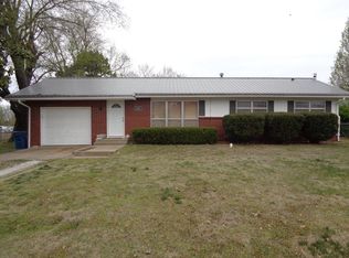 303 Walnut St, Diamond, MO 64840