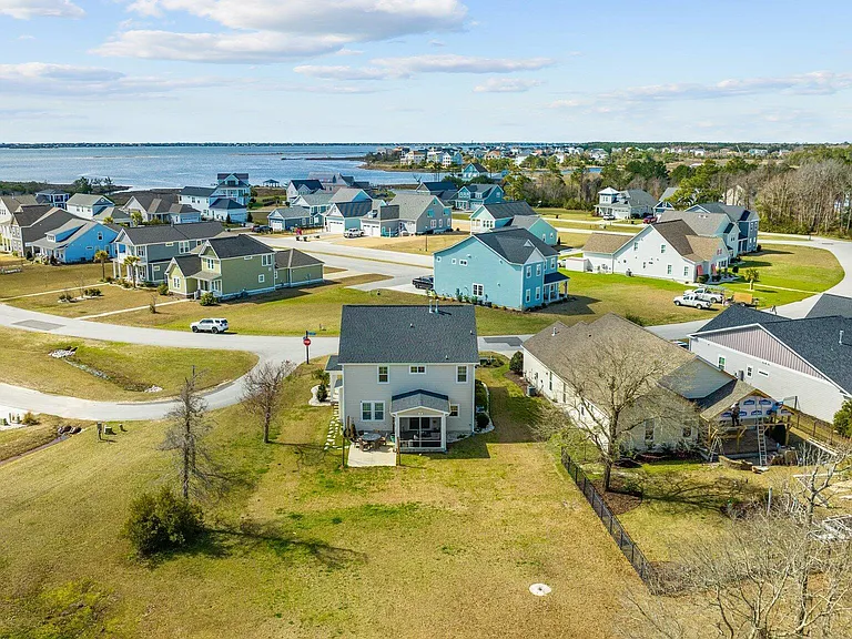 113 Bogue Harbor Ct — Photo 44