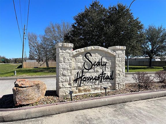 5th image of 235 S Lantana Cir