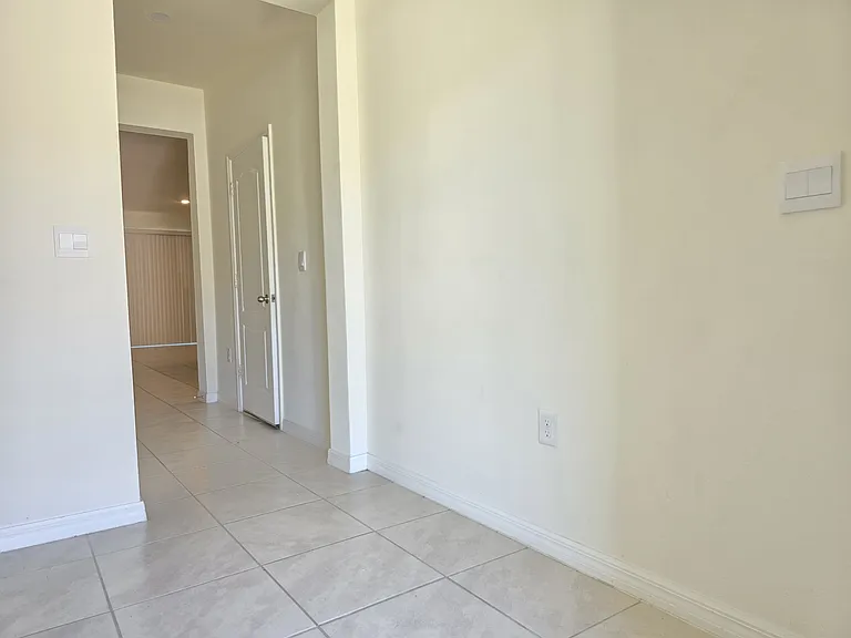 1242 Lido Dr — Photo 6