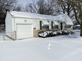 1401 Golden Dr, Saint Louis, MO 63137