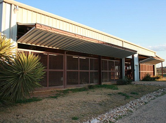 3rd image of 5557 Goehmann Ln