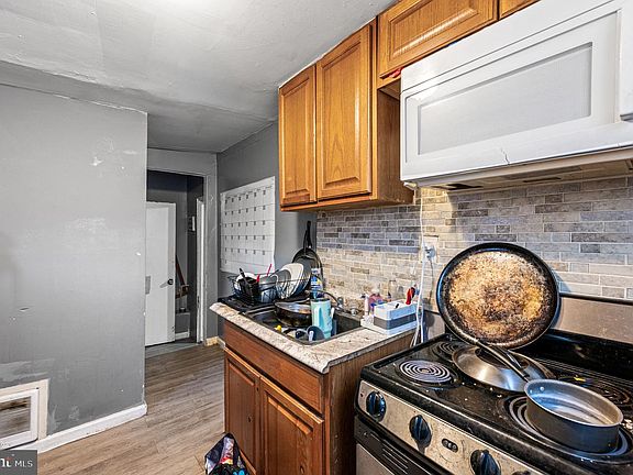 4th image of 3537 Joyce St