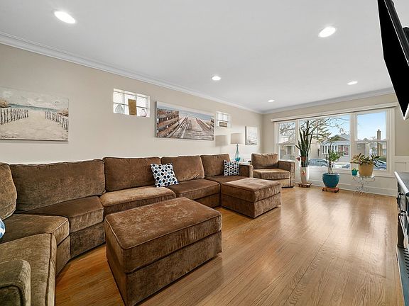 5th image of 5410 S Nordica Ave