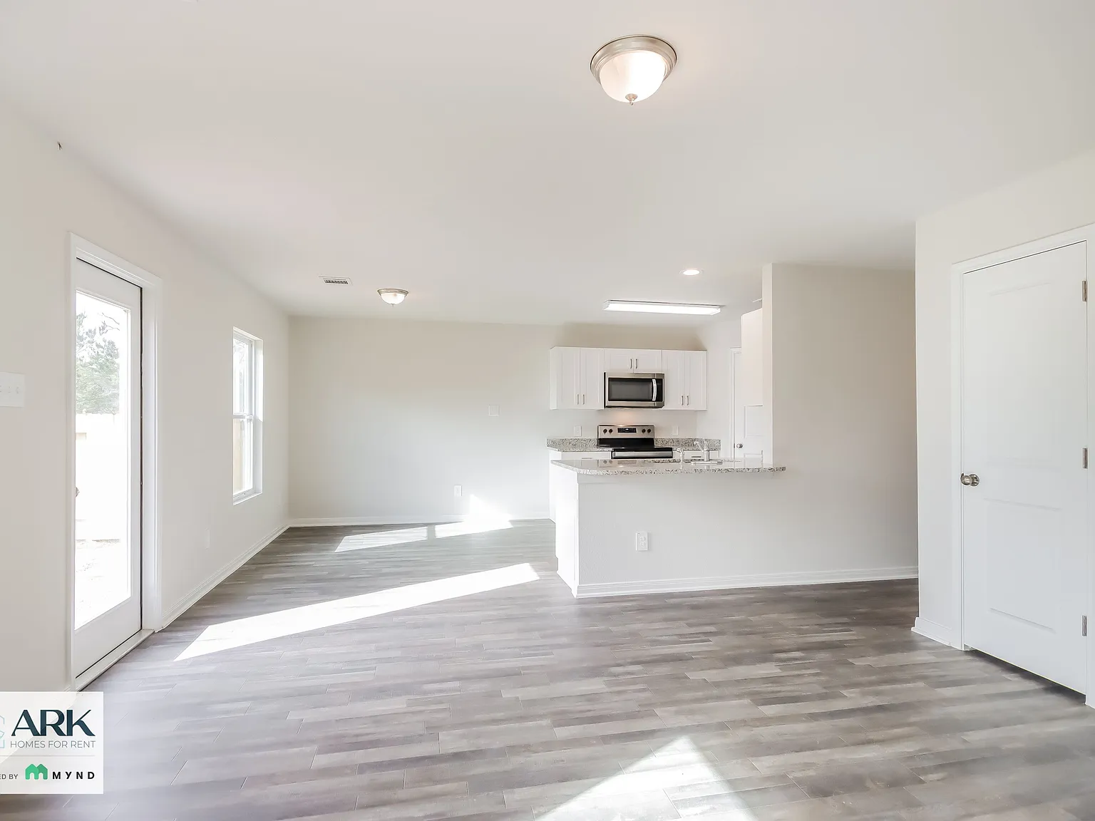 5 bed, 3.0 bath, 2217 sqft, $2,058 — Photo 4