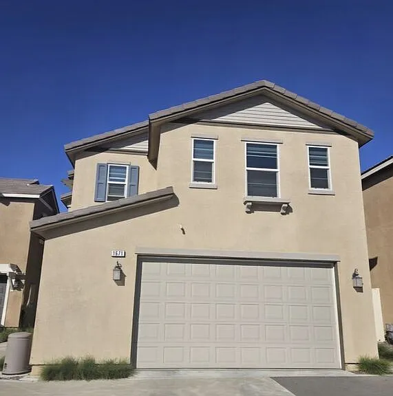 1671 Yarrow Pl — Photo 1