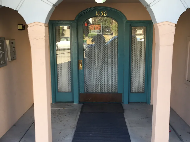 1650 Oxford Street — Photo 3