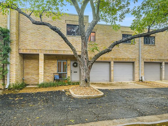 3rd image of 8123 N New Braunfels Ave APT B