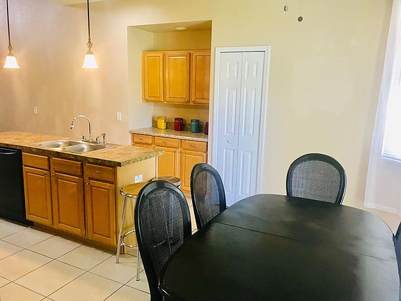 DINING/KITCHEN