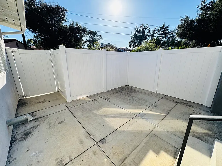 825 N Pasadena Ave — Photo 32