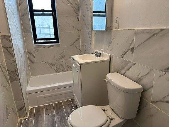 2nd image of 534 E 139th St #205