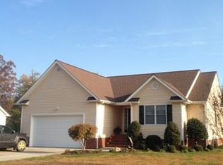 608 Hidden Oaks Pl, Prince George, VA 23875