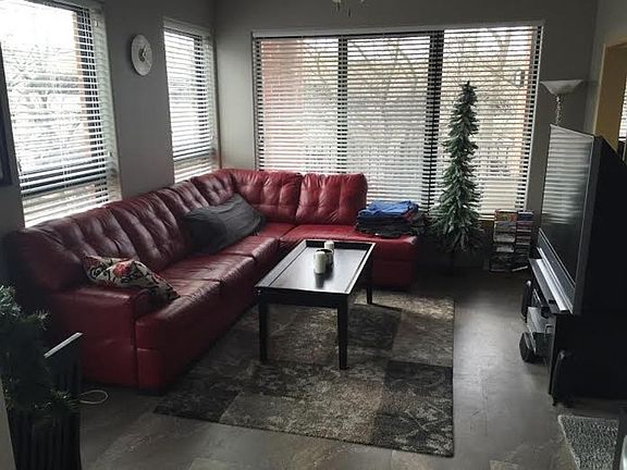3rd image of 146 S Van Buren St APT 201