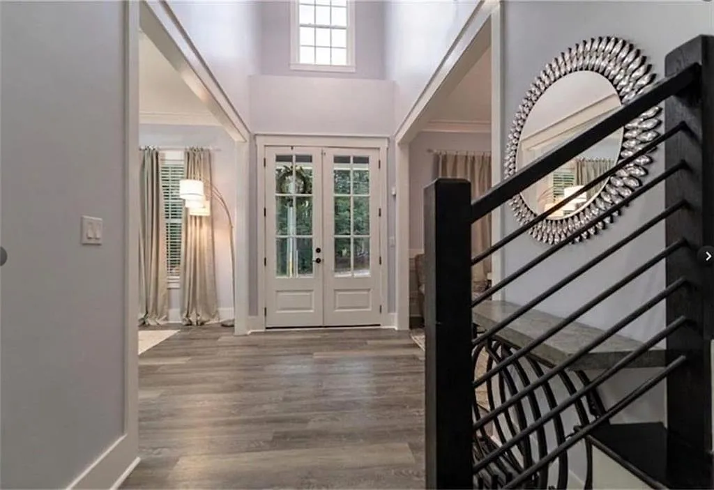 5 bed, 5.5 bath, 3732 sqft, $4,990 — Photo 4