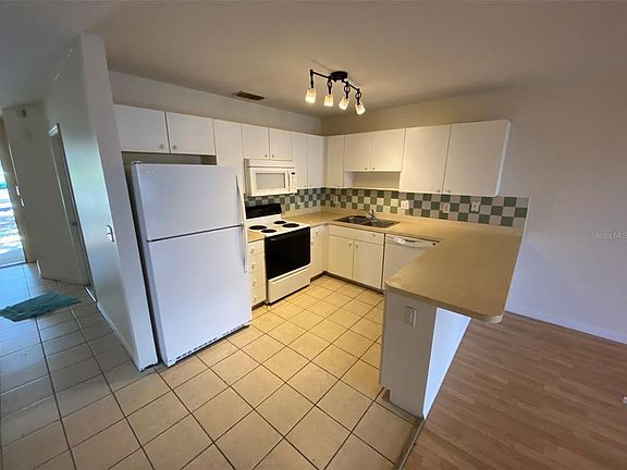 5th image of 2614 Icabod Ct