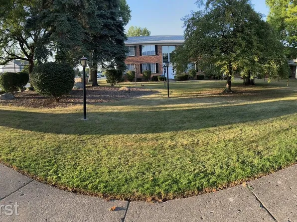 29264 Hoover Rd #264, Warren, MI 48093