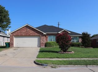 1069 Winding Creek Dr, Cedar Hill, TX 75104