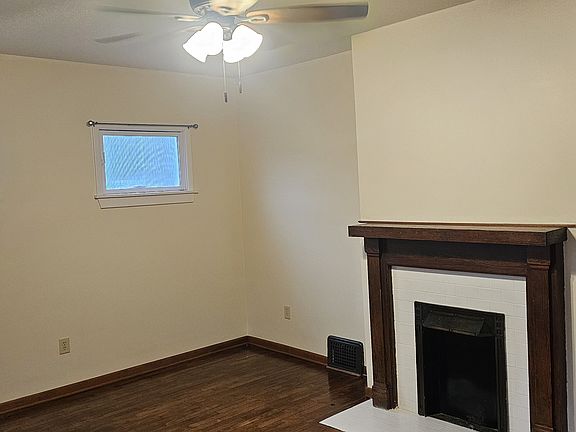 3rd image of 1242 W 11th St Floor 1