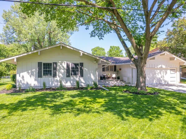 4705 Meadow Ln, Sioux City, IA 51104