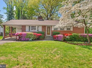 5504 Easton Dr, Springfield, VA 22151