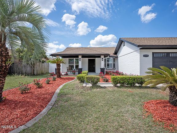 3rd image of 6266 CRANBERRY Lane W