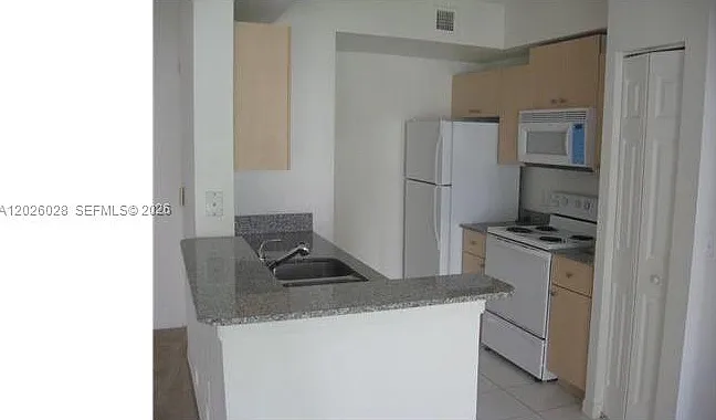 2564 Centergate Dr #106 — Photo 8
