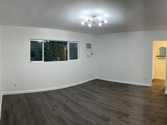 3rd image of 1412 N Vista St APT 1