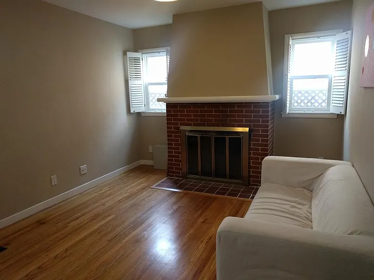 923 S Delaware St — Photo 2