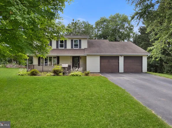 656 Juli Dr, New Freedom, PA 17349
