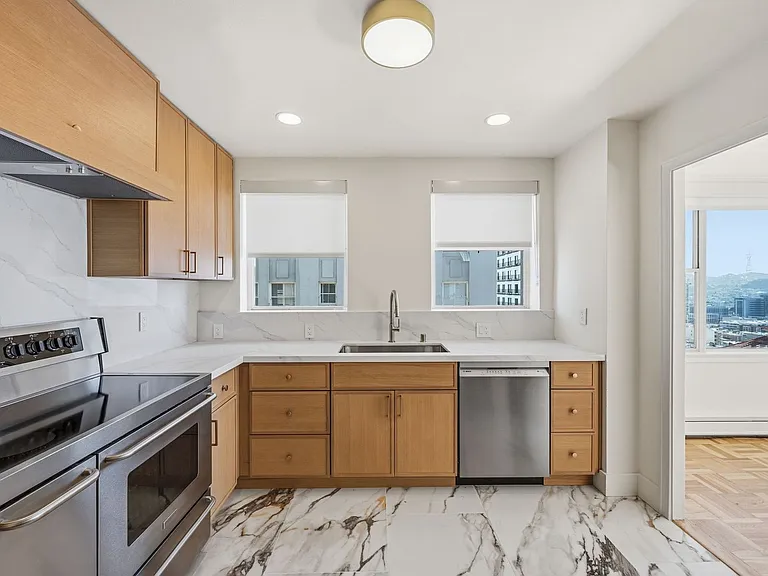 1310 Jones Street — Photo 52