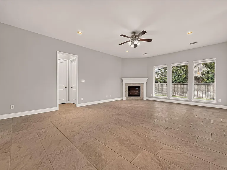 27124 Holtwood Grove Rd — Photo 2