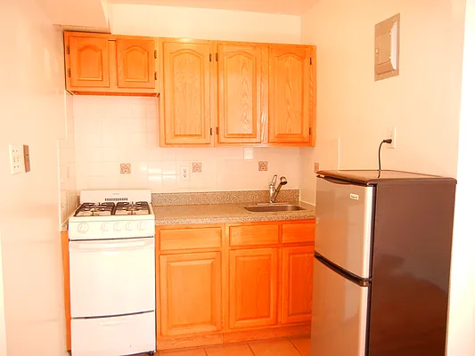 Rented by Brooklyn Heights Real Estate Inc | media 8