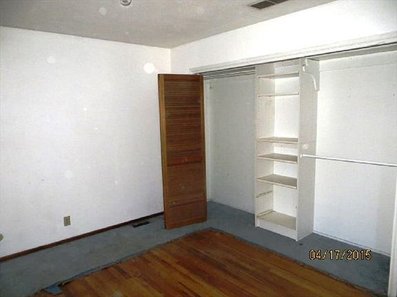 5th image of 228 Berkshire Ln