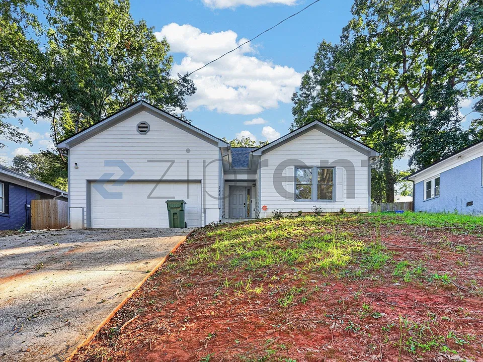 948 Byron Dr SW