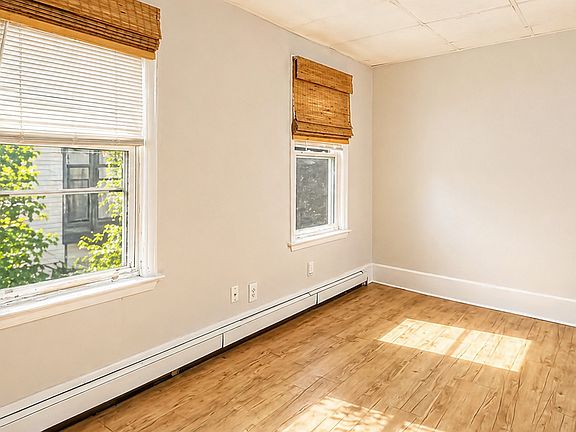 4th image of 20 Trenton St #1