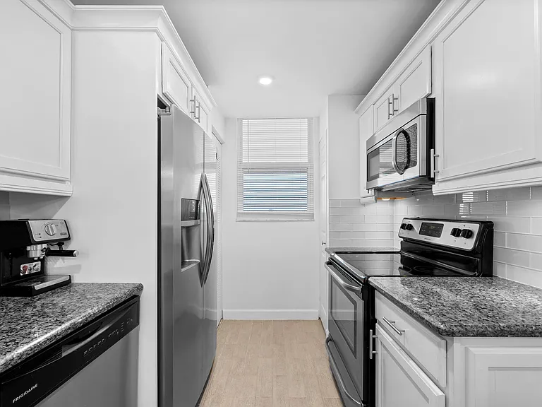 5321 NE 24th Ter #506A — Photo 3