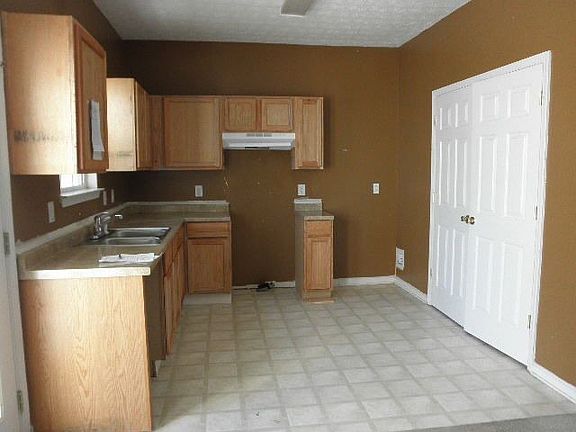 4th image of 6092 Camden Forrest Ct