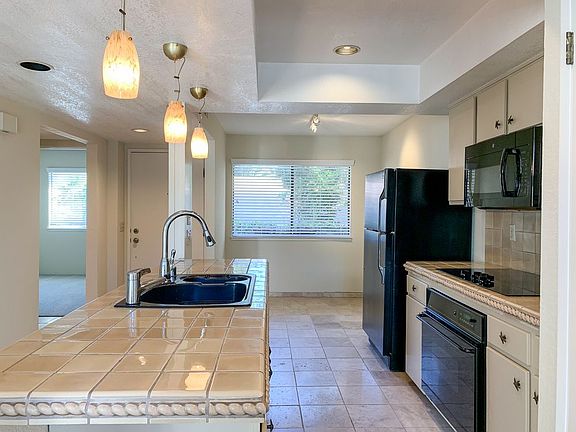 4th image of 133 Vista Del Lago