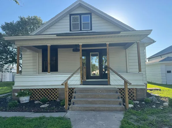 213 3rd St, Claflin, KS 67525