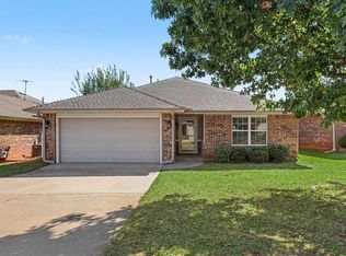 824 Crown Heights Ln, Purcell, OK 73080