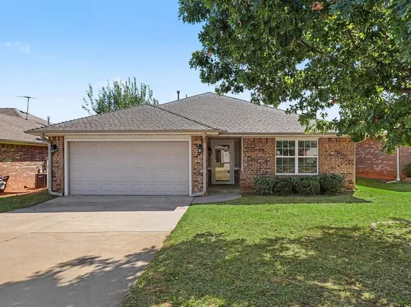 824 Crown Heights Ln, Purcell, OK 73080