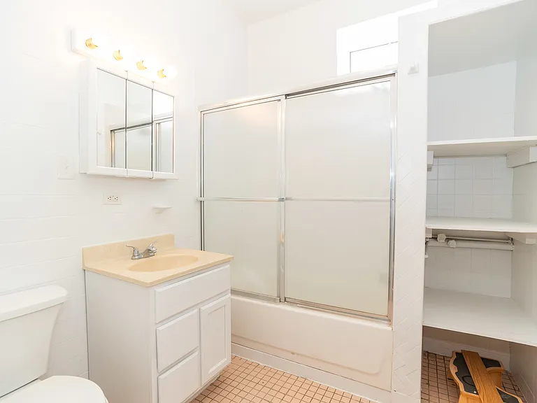 1044 W Belmont Ave #2 — Photo 22