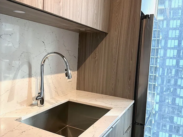 357 King St W #2306 — Photo 14