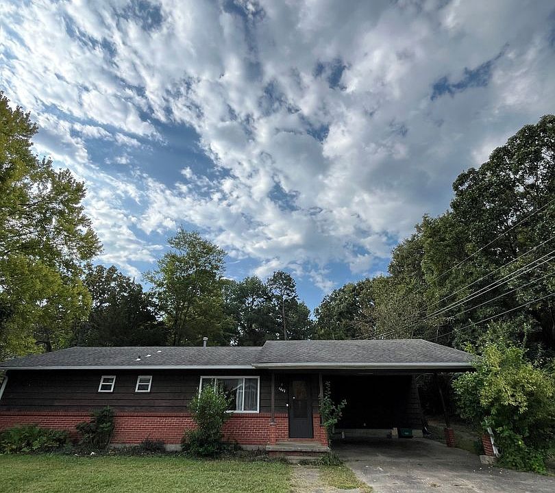 2nd image of 1447 W Mount Comfort Rd