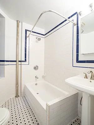 Rented by City Connections Realty | media 29