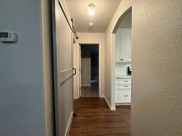 208 Latigo Ln — Photo 8