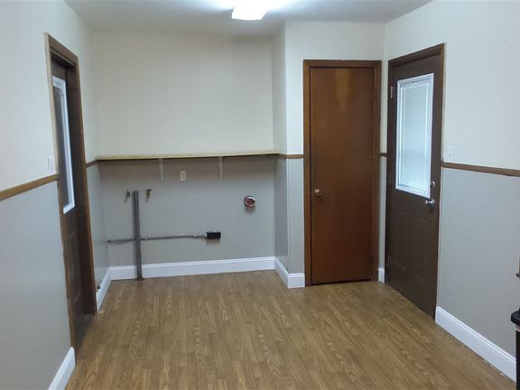 4th image of 2316 Owens Ave