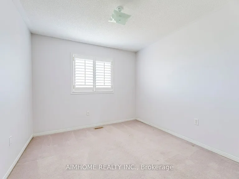 340 Kittridge Rd — Photo 29