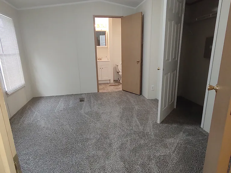 8685 Green Meadows Ln — Photo 24