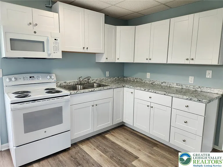 2347 Washington Ave #1 — Photo 3